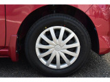 純正のアルミホイールは高い剛性を持ち、スバル車の走行安定性に貢献します。