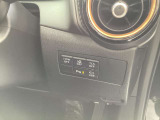 運転席側、手元のスイッチです。