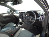 XC40 B4 モメンタム 