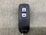 キーを取り出さずにドアを施錠&解錠。クルマの始動も可能です。