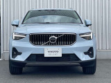 『XC40 Ultra B4 AWD』クラウドブルーソリッドカラー/パノラマガラスサンルーフ付のご案内!
