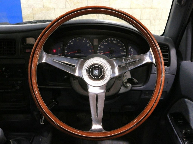 トヨタ ハイラックス スポーツピックアップ 2.0 ダブルキャブ 標準