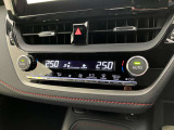 オートエアコンは温度を設定するだけで、自動で風量などを設定してくれます。運転しながら操作も必要ないので、安全性も向上します。