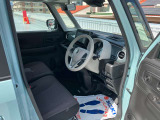 全車消毒済み。納車時にはもう一度キレイにいたしますので安心してお乗りいただけます。♪フロントベンチシートで助手席への移動もラクラク!!