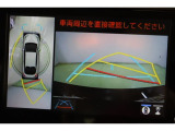 ハンドル操作にあわせてガイドラインが変化するバックガイドモニター搭載。全方位、フロント、左右側面モニターも搭載しているので、周囲の状況を確認しながら駐車出来ます。慣れない場所でも心強いですよ。