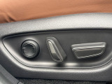 【運転席パワーシート】スイッチ一つで簡単にシートの微調整が可能!電動だから力もいりません!快適なシートポジションにセットして、快適なドライブをお楽しみください。