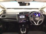 【前方視界】開放的な前方視界!運転がしやすく疲れにくいです♪窓が大きく、見通しがとっても良いおクルマですよ♪