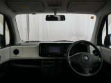 見通しのよいすっきりとした視界で、誰でも運転しやすいです。運転のしやすさは疲れにくさにも繋がりますよ♪