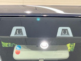 【スズキ セーフティサポート】走行中に前方の車両等を認識し、衝突しそうな時は警報とブレーキで衝突回避と被害軽減をアシスト。より安全にドライブをお楽しみいただけます。