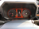 運転席からボンネットの先端が見え、車幅もとても掴みやすい。