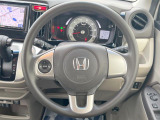 【ステアリングスイッチ】運転中、前方から目線をそらすことなく、オーディオ等の操作が可能な便利機能!安心&快適なドライブを演出してくれます♪