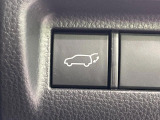【パワーバックドア】スマートキーや運転席のボタンを押すだけでリアゲートが自動で開閉します!荷物を持っている時や、高い位置にあるバックドアを閉める際に便利な機能です♪