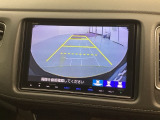 リバースギアに入れるだけで後方の表示へ切り替わります。夜間や雨の日の駐車も楽になりますよ。
