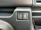 電動の両側パワースライドドア。運転席から開閉の操作もできます。お子様の乗り降り時、相方が荷物を抱えている時などスマートに誘導できますね。