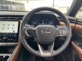 【純正革巻きステアリング】上質な革を使用することで、手にしっかり馴染みとても運転しやすいハンドルです♪