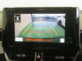車両後方の映像を映すバックモニター。進路を確認しながら安全に車庫入れできます。