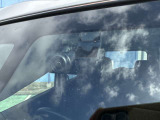 万が一の事故等やあおり運転等で被害にあっても記録を残せるドライブレコーダー。あるのとないのでは、心持安心感が違くなりますね。