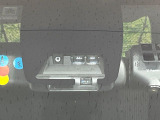 【トヨタセーフティセンス】走行中に前方の車両等を認識し、衝突しそうな時は警報とブレーキで衝突回避と被害軽減をアシスト。より安全にドライブをお楽しみいただけます。