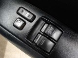 運転席はオートパワーウィンドウ☆窓の全閉全開が自動で出来るので便利ですよ♪