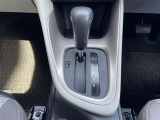 ストレートタイプのシフトノブです。スムーズにシフトチェンジが可能でストレスもありません。