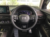 【e:HEV】走行シーンに合わせて、EV・ハイブリッド・エンジンの3つのモードを自動で切り替えるので、街乗りから高速走行までスムーズなドライブを楽しめますよ!