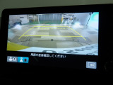 バックカメラの画像です。ガイドラインがスムースな車庫入れをサポートいたします!車庫入れの安心感がアップしますね☆