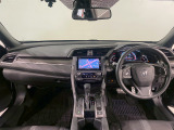 【ルームクリーニング】せっかく乗るならピカピカの車がいいですよね!当店は、他社では省きがちな細部に至るまで、徹底した清掃を行っております。