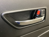 お客様に安全で快適なカーライフをお送りいただくために、中古車にも高いレベルの品質基準を設け、その基準に従って、全ての中古車について納車前整備を実施しています。