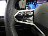 Travel Assist。設定した速度を上限に自動で加減速し、一定の車間距離,およ走行レーンを保つことでロングドライブの疲労を軽減します。