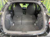 後席を格納すると、これだけの広さが!シーンに合わせたシートアレンジで、大きな荷物も積むことが出来ます♪