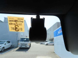 (ドライブレコーダー)走行中の映像を録画します。衝突時もバッチリ映像で残ります。
