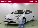 歌舞伎の隈取をイメージさせる特徴あるフロントフェイスと、斬新なリアデザイン。個性が際立つ【プリウス】。静粛性と低燃費で選ばれるハイブリッドのパイオニアです。