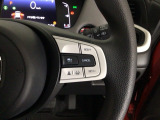 【アダプティブ・クルーズ・コントロール】予め設定した車速内でクルマが自動的に加減速。 前走車との適切な車間距離を維持しながら追従走行し、高速道路でのドライバーの疲労を軽減してくれる嬉しい機能付♪