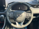 【純正革巻きステアリング】上質な革を使用することで、手にしっかり馴染みとても運転しやすいハンドルです♪