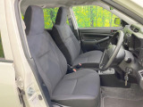 運転席シート廻りは使用感も少なく、良好な状態となっています。前オーナー様が丁寧に使っていたことがよくわかりますね。