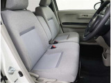 運転席に座り視界の状態確認をお願い致します。