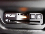 デザインスッキリのビルトイン『ETC』!高速道路の特典はもちろん、キャッシュレスなので料金所では徐行するだけで通過可能です!