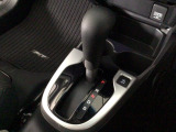 オートマチックシフトレバーは、手になじみ操作しやすい形状で安全運転にもつながります♪