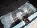 荷室ボード下の車載工具類の収納ボックスが欠品になっています。