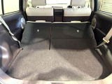 普段のお買い物や通勤、送迎等に十分な荷室スペースを確保しております。セカンドシートを倒すと、大きな荷物の積載も可能です♪