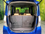普段のお買い物や通勤、送迎等に十分な荷室スペースを確保しております。セカンドシートを倒すと、大きな荷物の積載も可能です♪
