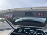 ゆったりとしたトランクルームでございます。たくさんのお荷物の車載が可能でございます。