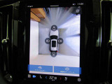 360°カメラ付きで車庫入れや縦列駐車をサポートします。