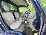 運転席シート廻りは使用感も少なく、良好な状態となっています。丁寧に使われていたことがよくわかりますね。