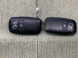 手荷物が多いときでも、スマートキーをバッグやポケットに携帯していれば、キーを取り出すことなくドアの解錠・施錠ができます
