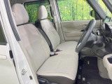 運転席シート廻りは使用感も少なく、良好な状態となっています。前オーナー様が丁寧に使っていたことがよくわかりますね。