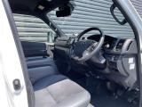 見通しのよいすっきりとした視界で、誰でも運転しやすいです。運転のしやすさは疲れにくさにも繋がりますよ♪