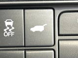 【パワーバックドア】スマートキーや運転席のボタンを押すだけでリアゲートが自動で開閉します!荷物を持っている時や、高い位置にあるバックドアを閉める際に便利な機能です♪