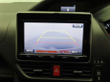 バックモニターを装備しています。車庫入れ時等に車両後方が確認出来るのでとても便利です。