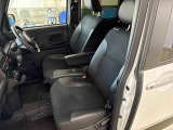 運転席・助手席全体像です